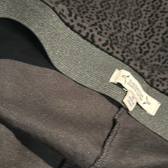 NWT Ladies size Medium “Very Black”textured Pants - Picture 6 of 11